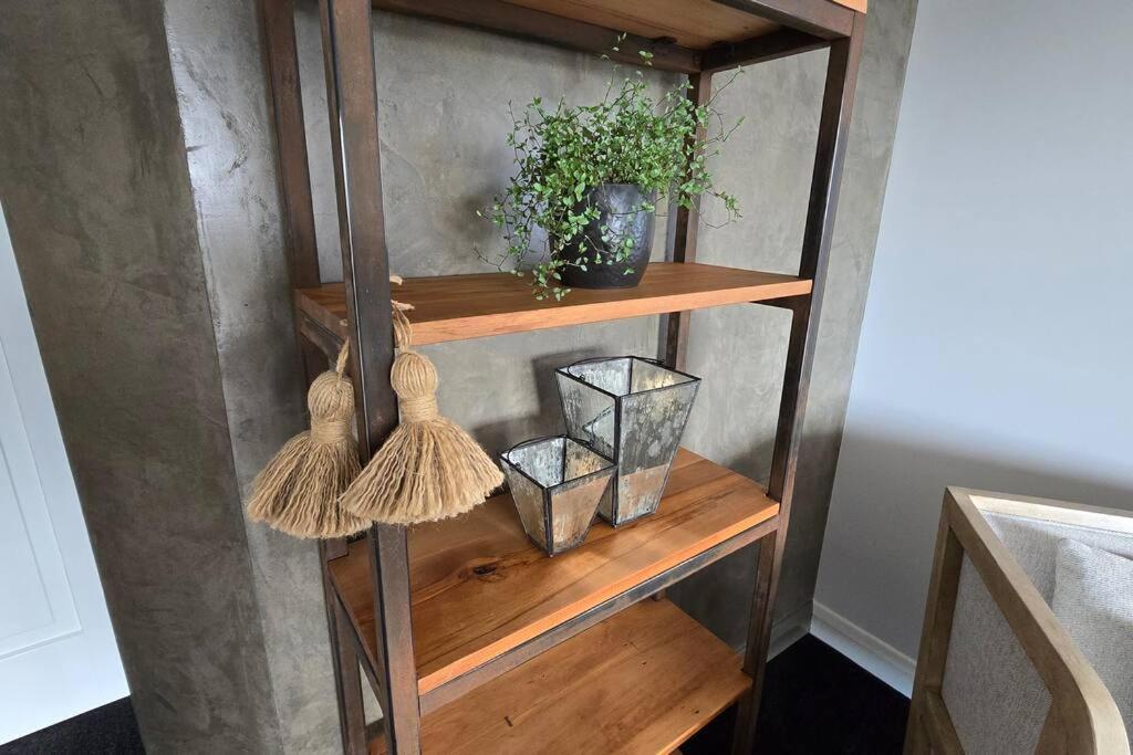 Apartment 5 - Haddin Court - Modern Loft Style Blenheim Buitenkant foto