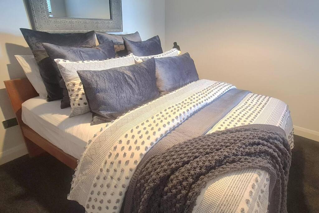 Apartment 5 - Haddin Court - Modern Loft Style Blenheim Buitenkant foto